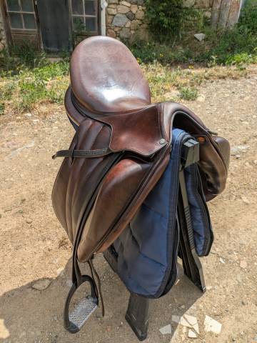 Selle dressage butet
