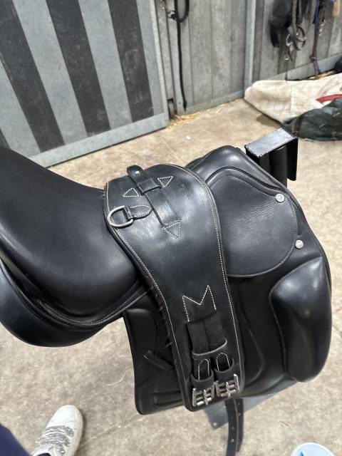 Selle dressage Éric Thomas flitter arçon interchangeabl