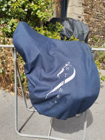 Selle Antares  taille 17,5, modèle spooner, quartiers 3A