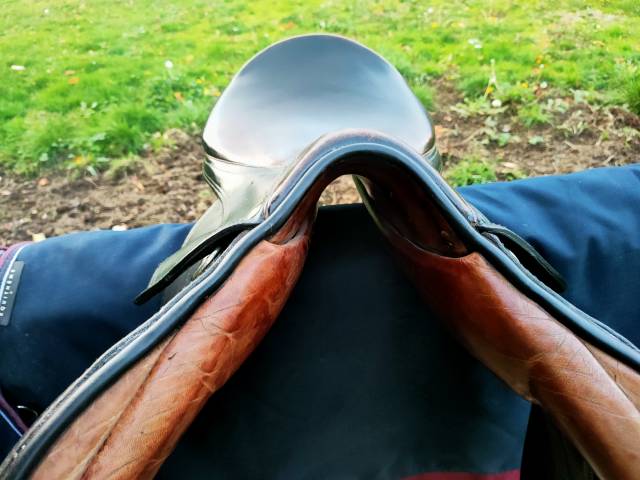 selle FORESTIER modèle DIANE 17 pouces