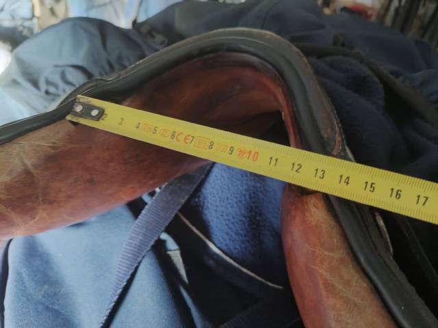 selle FORESTIER mod&egrave;le DIANE 17 pouces