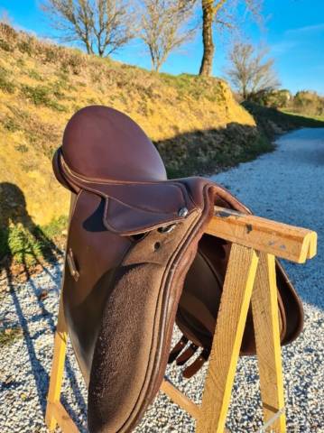 Selle synthétique Éric Thomas