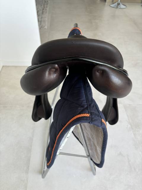 À vendre selle CHILDERIC EXCELLENT ÉTAT 