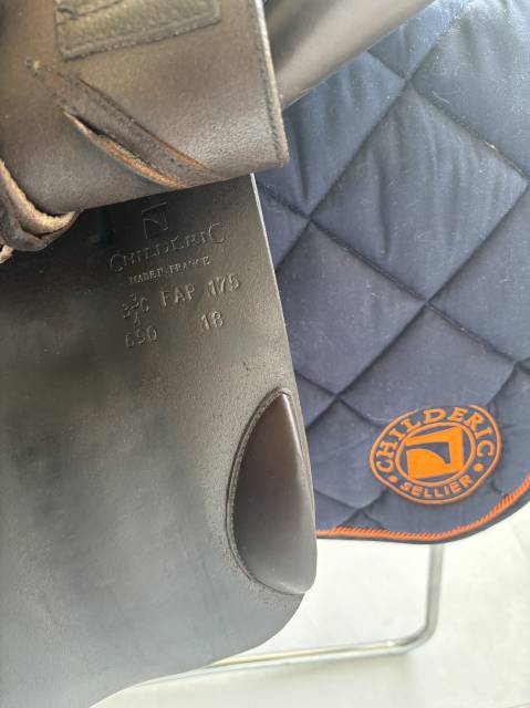 À vendre selle CHILDERIC EXCELLENT ÉTAT 