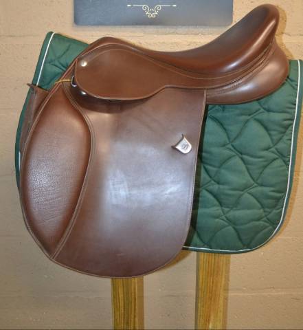 Selle Bates Caprilli Close Contact Cair – 17" – Cuir br