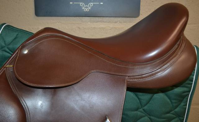 Selle Bates Caprilli Close Contact Cair – 17" – Cuir br