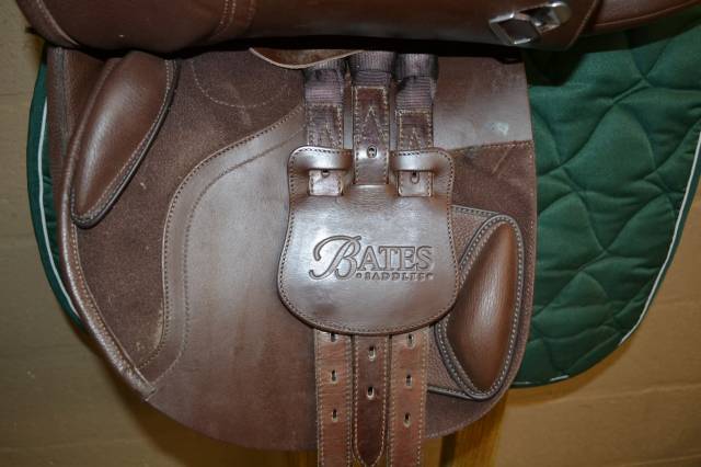 Selle Bates Caprilli Close Contact Cair – 17" – Cuir br