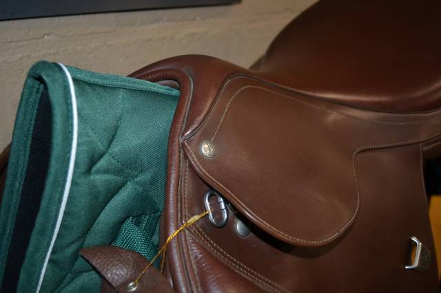 Selle Bates Caprilli Close Contact Cair – 17" – Cuir br