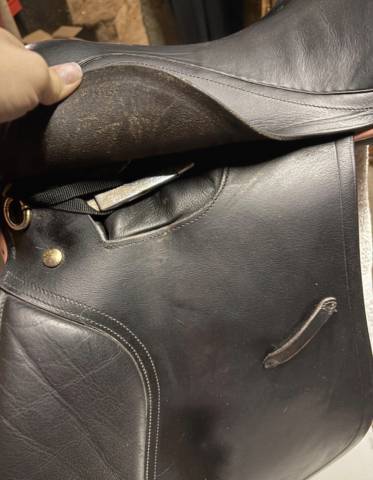 Selle mixte JMR 16,5” cuir noir liseré rose – très bon 