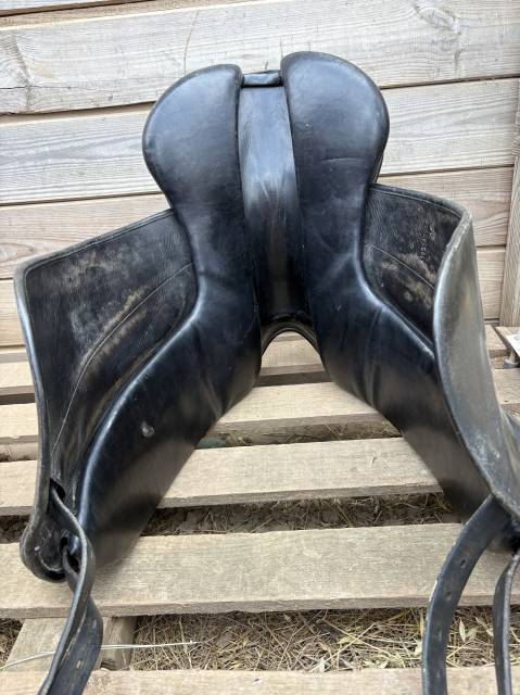 Selle de dressage Forestier Carlos Pinto 16,5" cuir noi