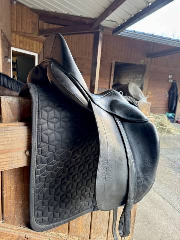 SELLE DRESSAGE CHILDERIC