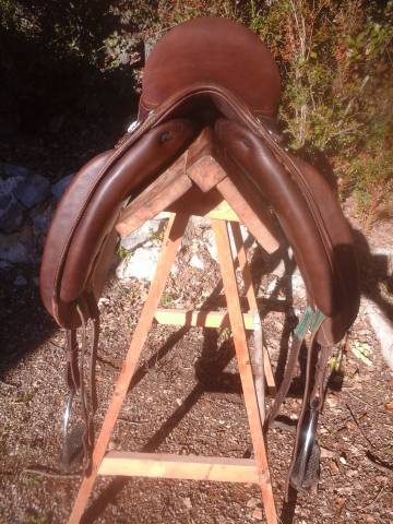 Selle cuir dressage mono quartier 