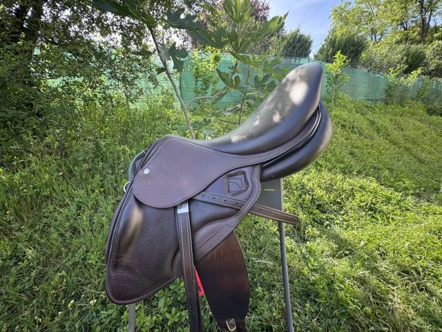 Selle Childeric sans quartier 18" EXCELLENT ETAT