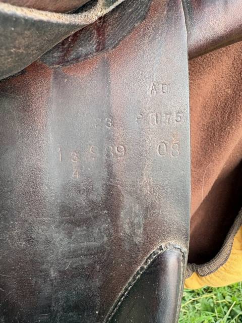 Selle Butet 17,5 pouces – très bon état