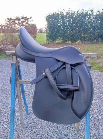 Selle Wintec 500 wide 17,5 pouces