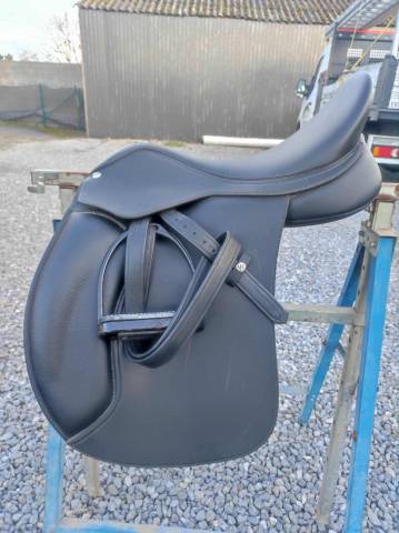 Selle Wintec 500 wide 17,5 pouces