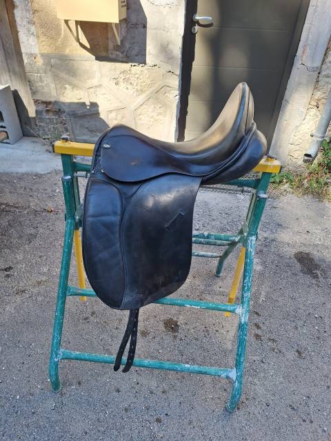 Selle dressage 17"
