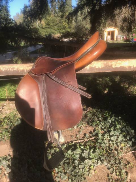 Selle Devoucoux &eacute;quip&eacute;e