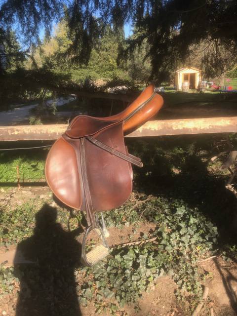 Selle Devoucoux &eacute;quip&eacute;e