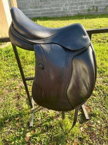 Selle de dressage CWD SE24 18´´ 3LA 2022