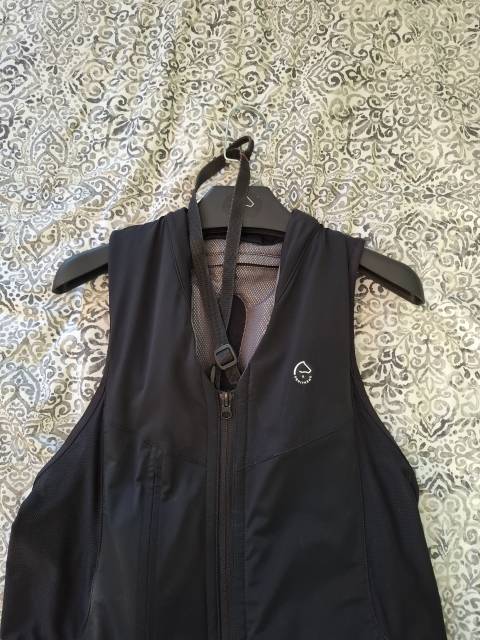 Gilet airbag Equitheme taille S excellent état 