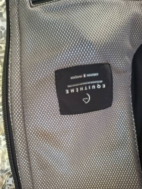 Gilet airbag Equitheme taille S excellent état 