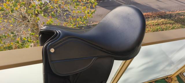 Selle dressage Éric thomas synthétique 17,5 