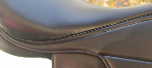Selle dressage Éric thomas synthétique 17,5 