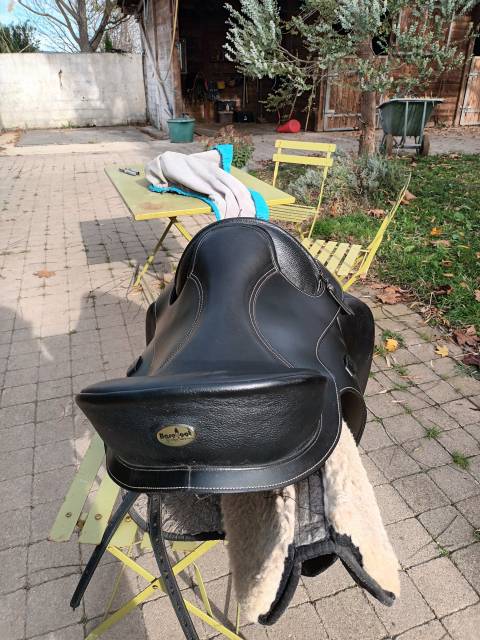 Vends selle