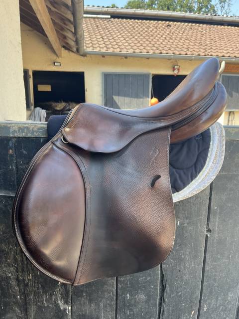 Selle Antarès - 17,5 pouces