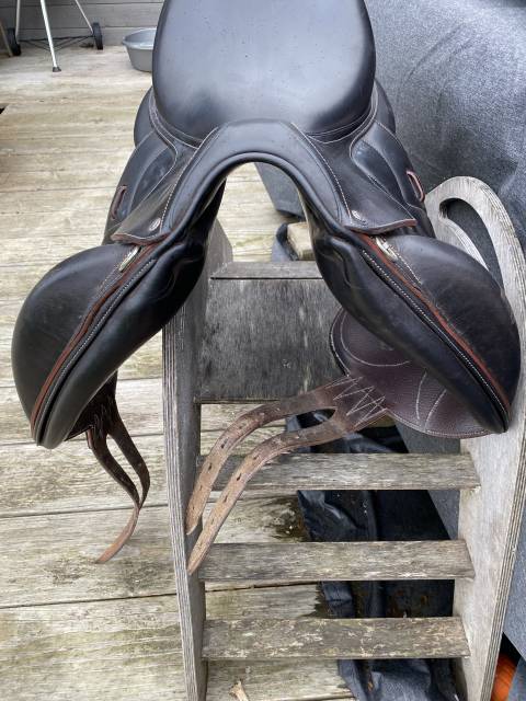 Selle de dressage Devoucoux