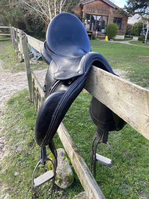 Selle de Dressage FORESTIER
