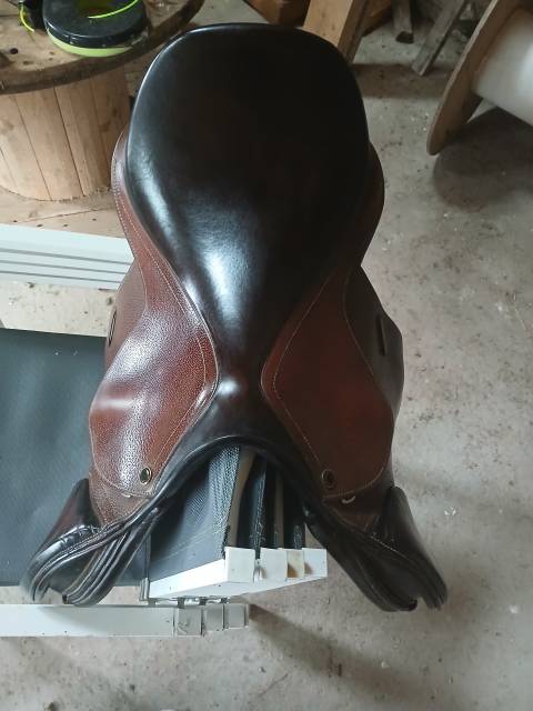 Selle mixte 17,5 pouces 