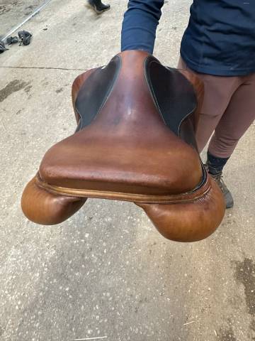 Selle devoucoux oméga 