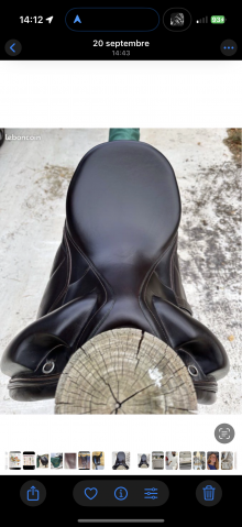 Selle Devoucoux dressage taille 17 marron