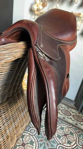 selle ikonic modéle élite line année 2022