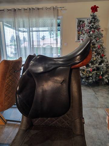 Selle cuir noire Forestier Mixte 17,5 pouces