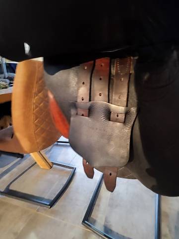 Selle cuir noire Forestier Mixte 17,5 pouces