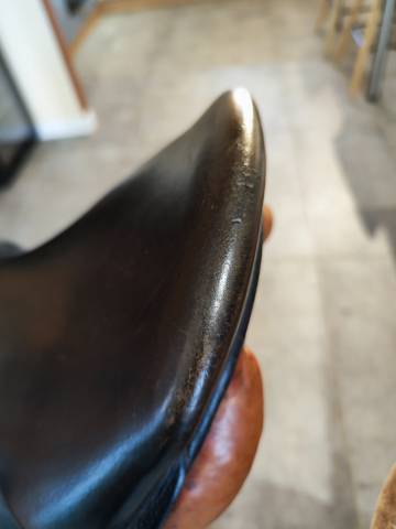 Selle cuir noire Forestier Mixte 17,5 pouces