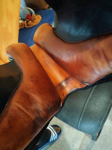 Selle cuir noire Forestier Mixte 17,5 pouces