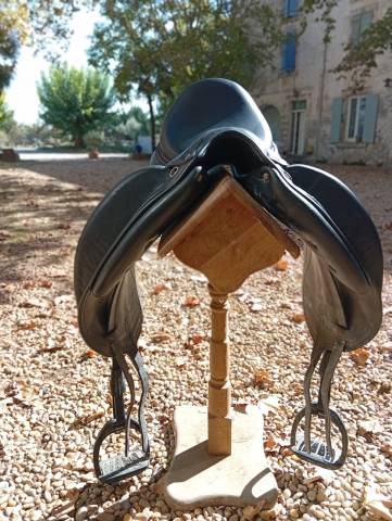 Selle de dressage 