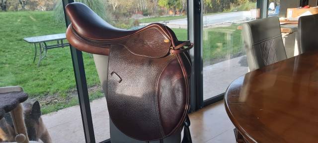Vend Selle Eric Thomas Fontainebleu 17.5