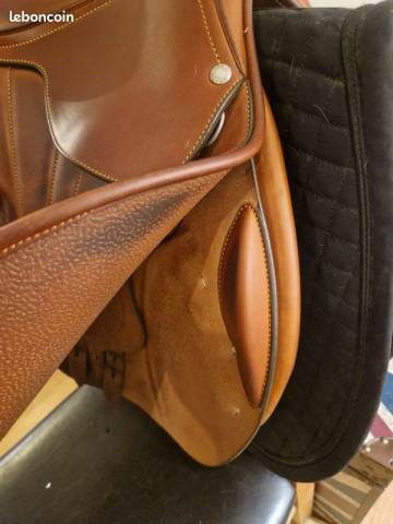 Selle butet 17 pouce semi plate