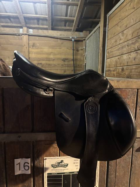 SELLE FORESTIER Noire 16,5
