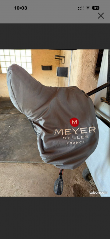 Selle Meyer 2024 - 17/4 siège creux - Marianne 