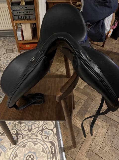 Selle de dressage JUMPIN ONE