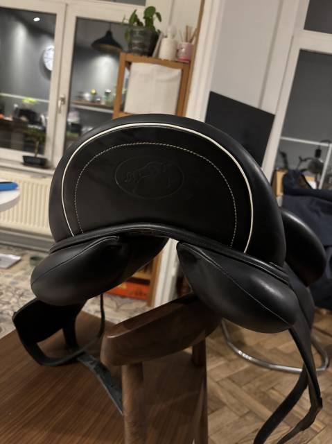 Selle de dressage JUMPIN ONE