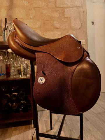 Selle Meyer 2024, 17 , parfait état 