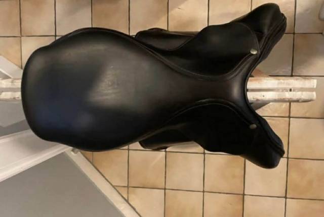 Selle forestier monoquartier brune foncée 17"