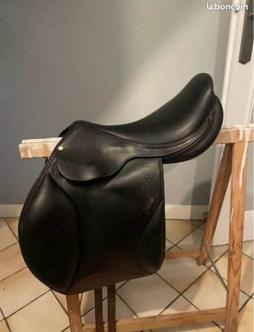 Selle forestier monoquartier brune foncée 17"